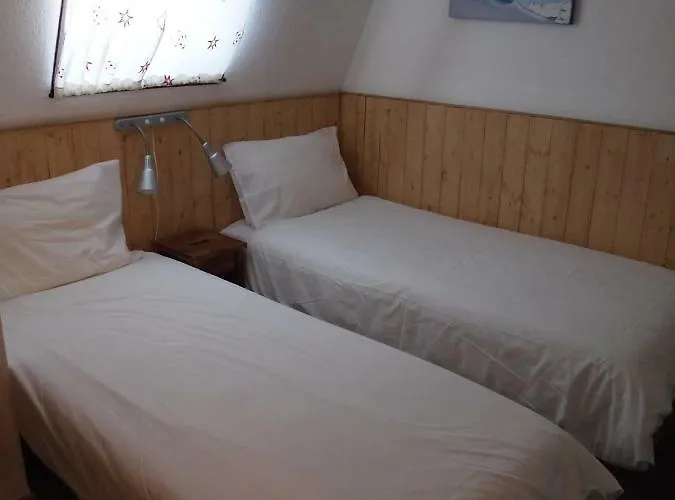 Alpine Hideout Апартаменты Ле дез Альп